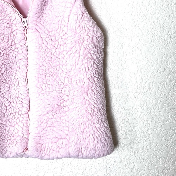 C&C California | Faux fur fluffy pink vest size 12 - Picture 2 of 10